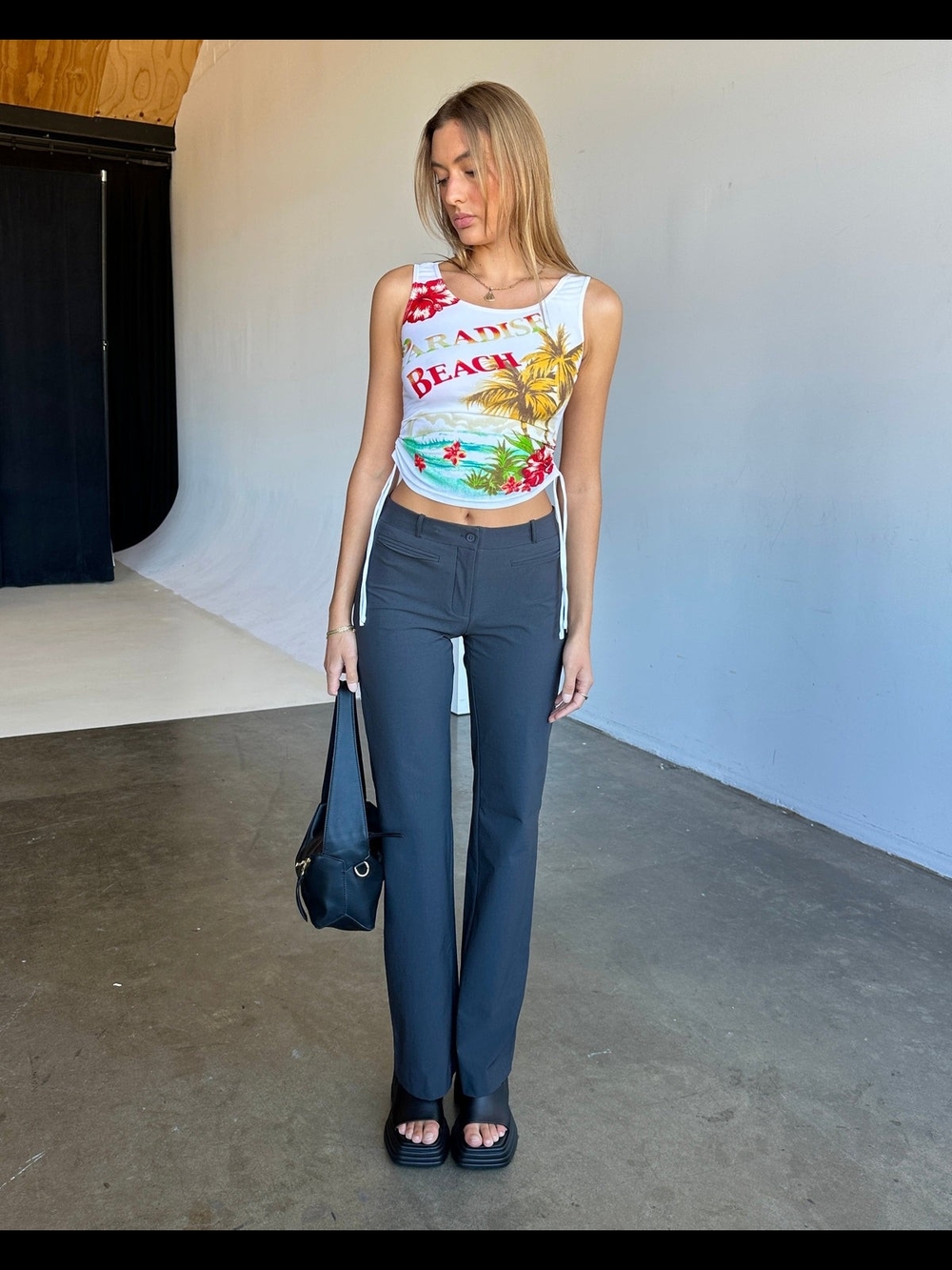 Women’s Straight-Leg Pants in Charcoal Gray